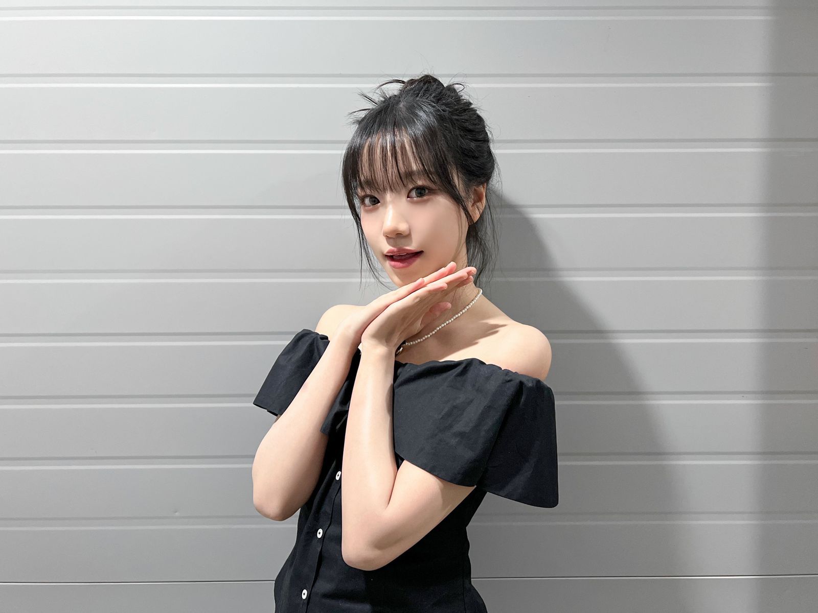 その他 Yuli CONTENT - Jo Yuri Twitter Off-shoulde blouse :: WALALAND
