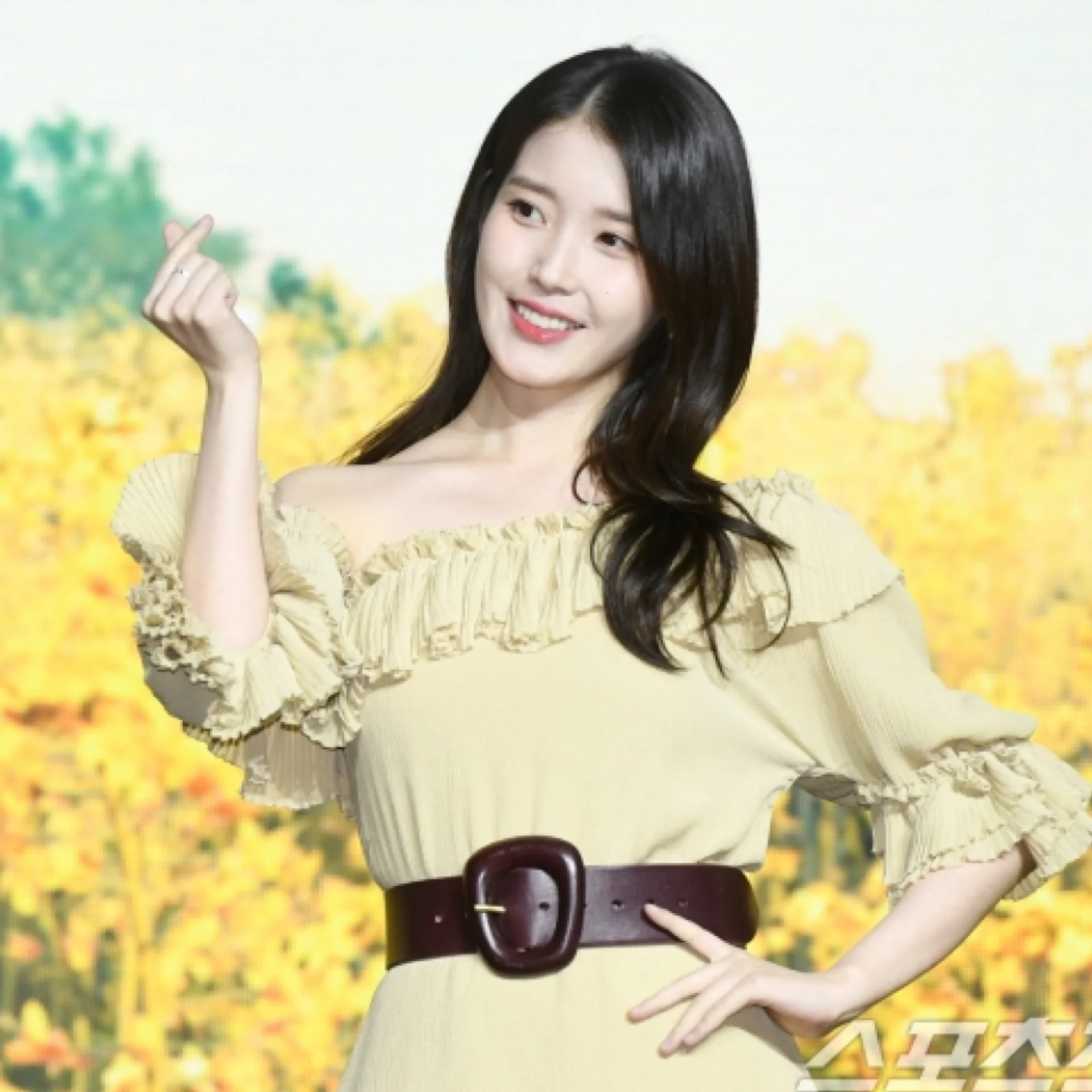 IU Netflix's 'I Was Fooled' Production Presentation Off-Shoulder One-Piece Dress