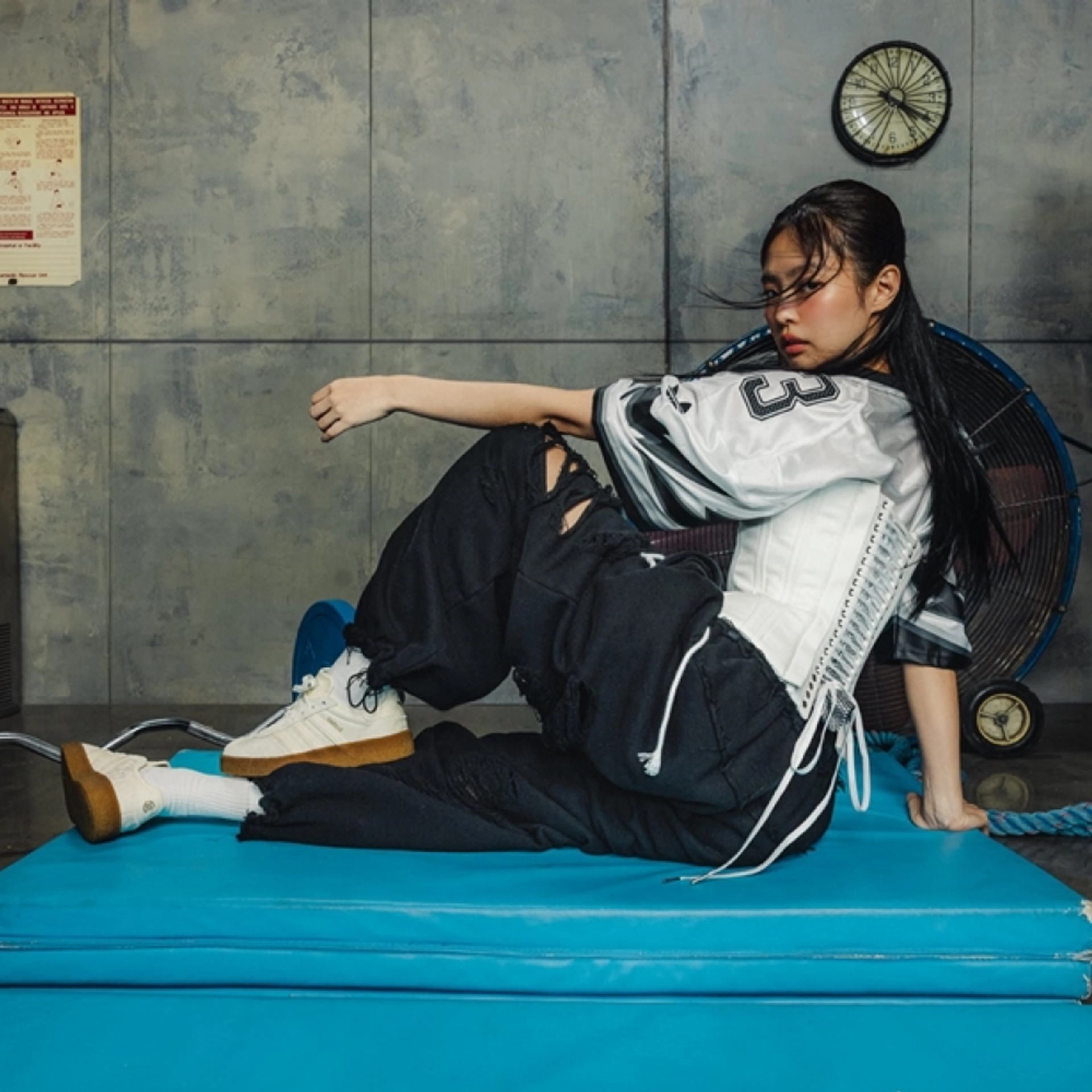 ★TWICEミナ着用★MIDNIGHT MOVE★fit pants 2色 ★大人気★ CONTENT - TWICE MINA YouTube ONE SPARK choreography video