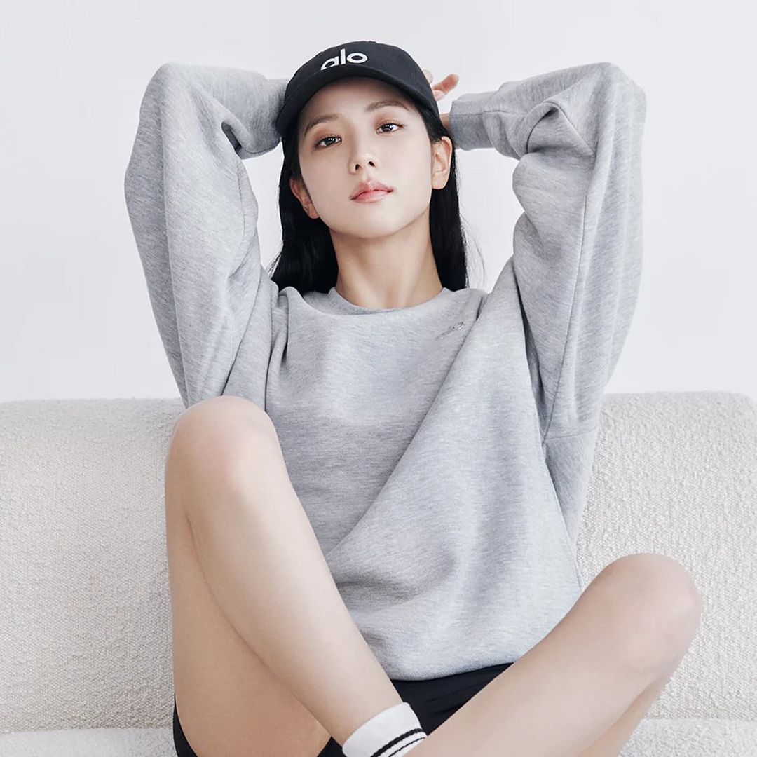 CONTENT - BLACKPINK JISOO ALO pictorial sweatshirt