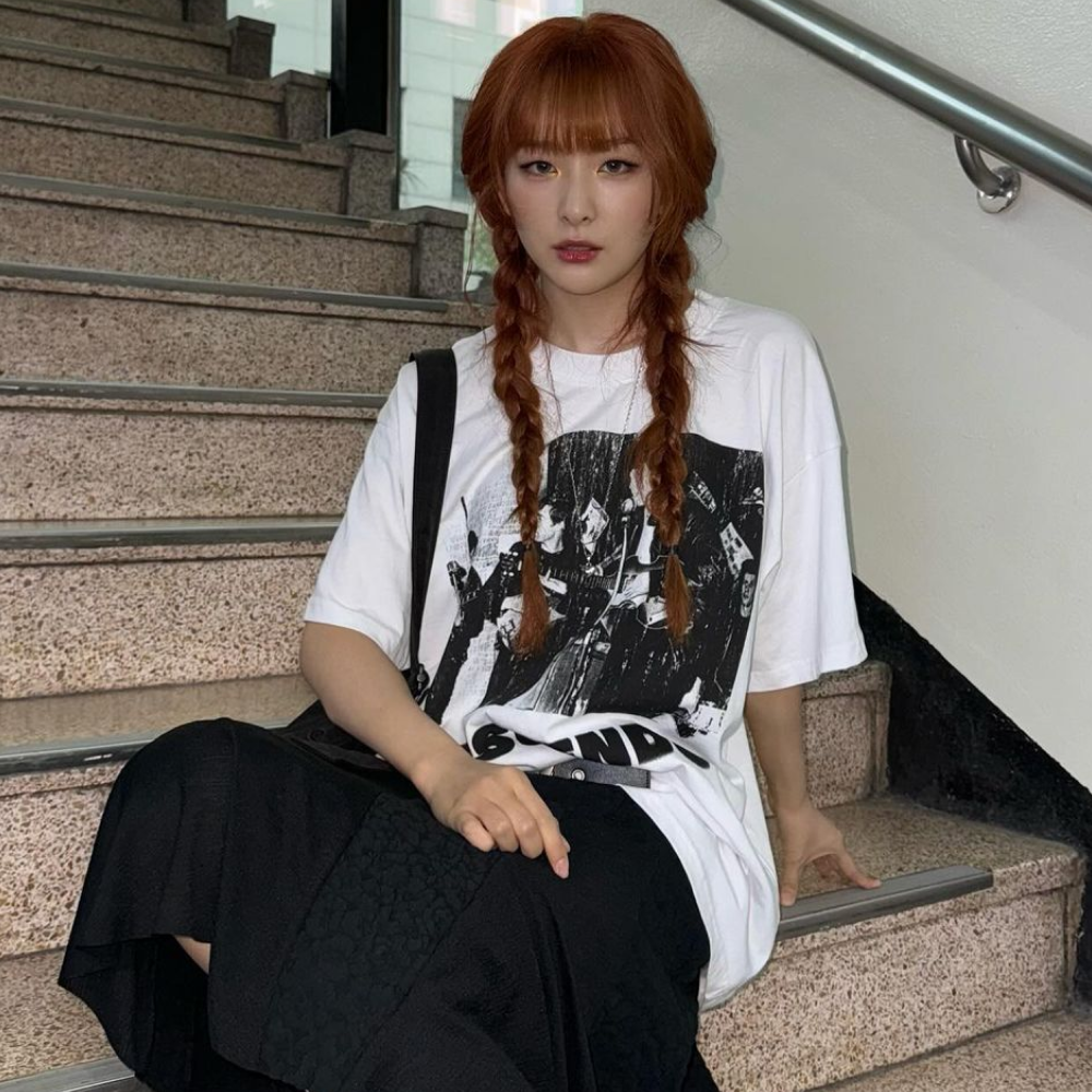 【トレカ無し】Red Velvet SEULGI MD Tシャツ　ブラック CONTENT - Red Velvet Seulgi Instagram T-shirt :: WALALAND