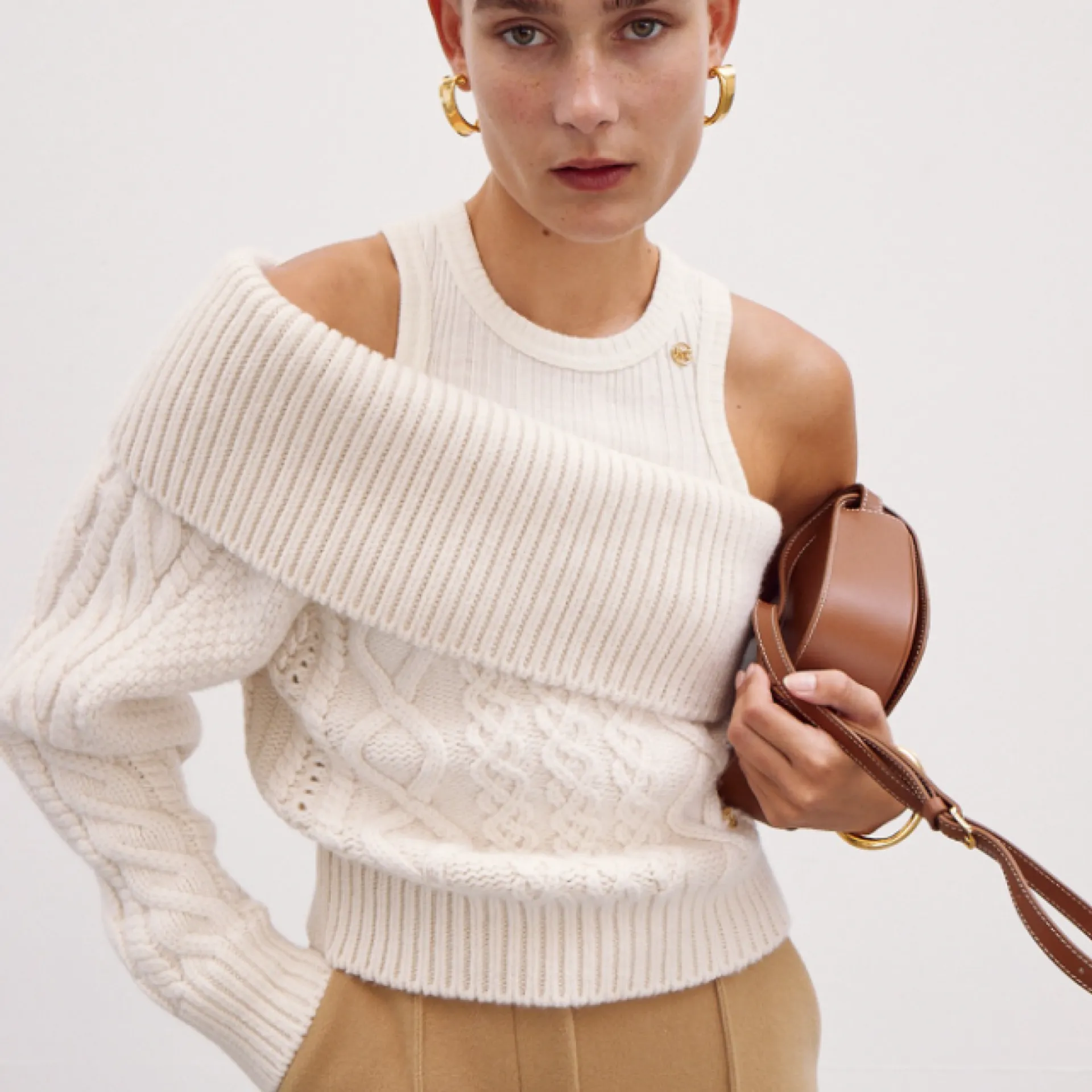 ☆韓国の人気☆【binary01】☆Taven Off Shoulder One Piec.e☆ Shapey Long Sleeve One Shoulder Top - Ruby | TA3