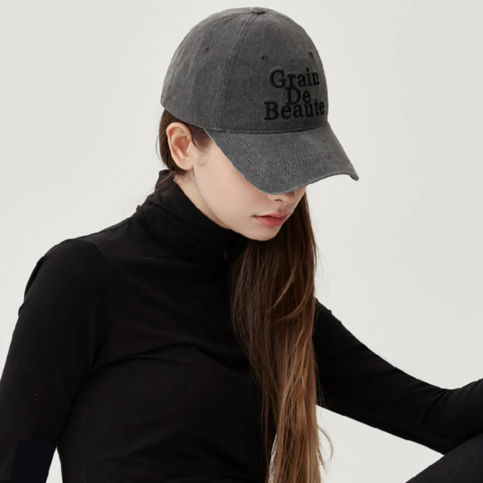 CONTENT - Jang Won Young's Instagram Tube Top and Hat